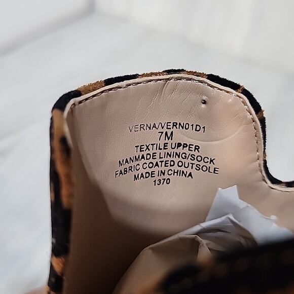 Steven Verna Animal Print Mules, Women's 7 - Picture 12 of 12